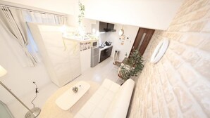 Apartment | Living area | Flat-screen TV - Premier in Land Mark Ebisu Osaka 402(187-1) (Osaka)