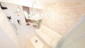 Apartment | Living area | Flat-screen TV - Premier in Land Mark Ebisu Osaka 402(187-1) (Osaka)