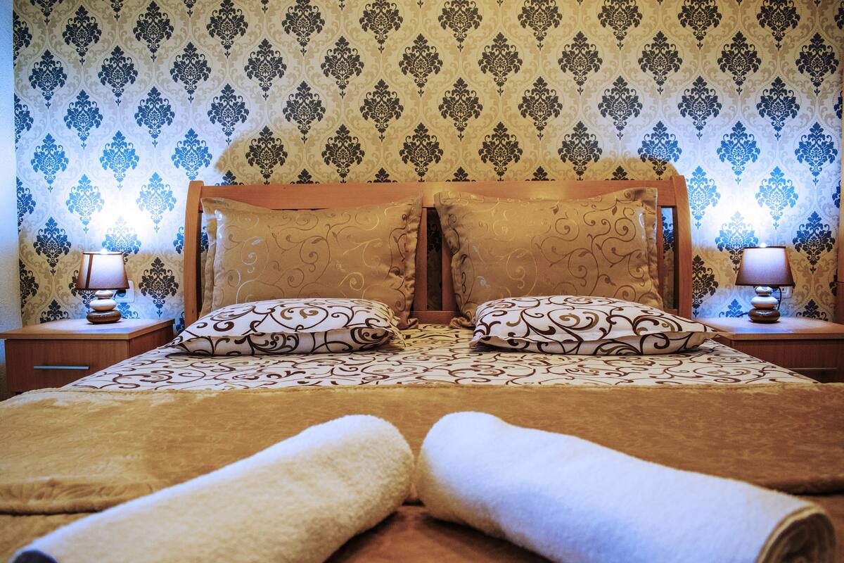 Hypo-allergenic bedding available, minibar, in-room safe, desk