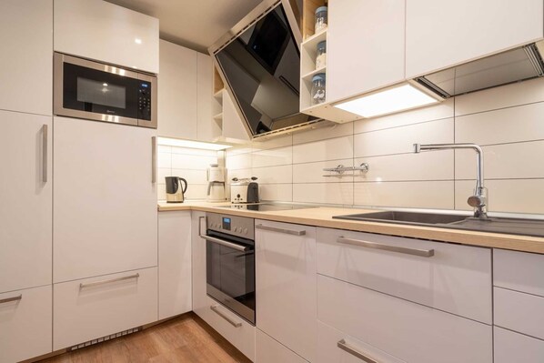 Fridge, microwave, oven, dishwasher