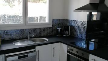 Réfrigérateur, micro-ondes, four, lave-vaisselle