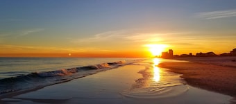 Waterfront, Dog Friendly, Bring your boat + family beach and dock!