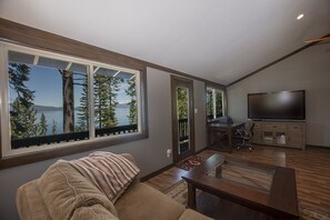 Télévision, cheminée