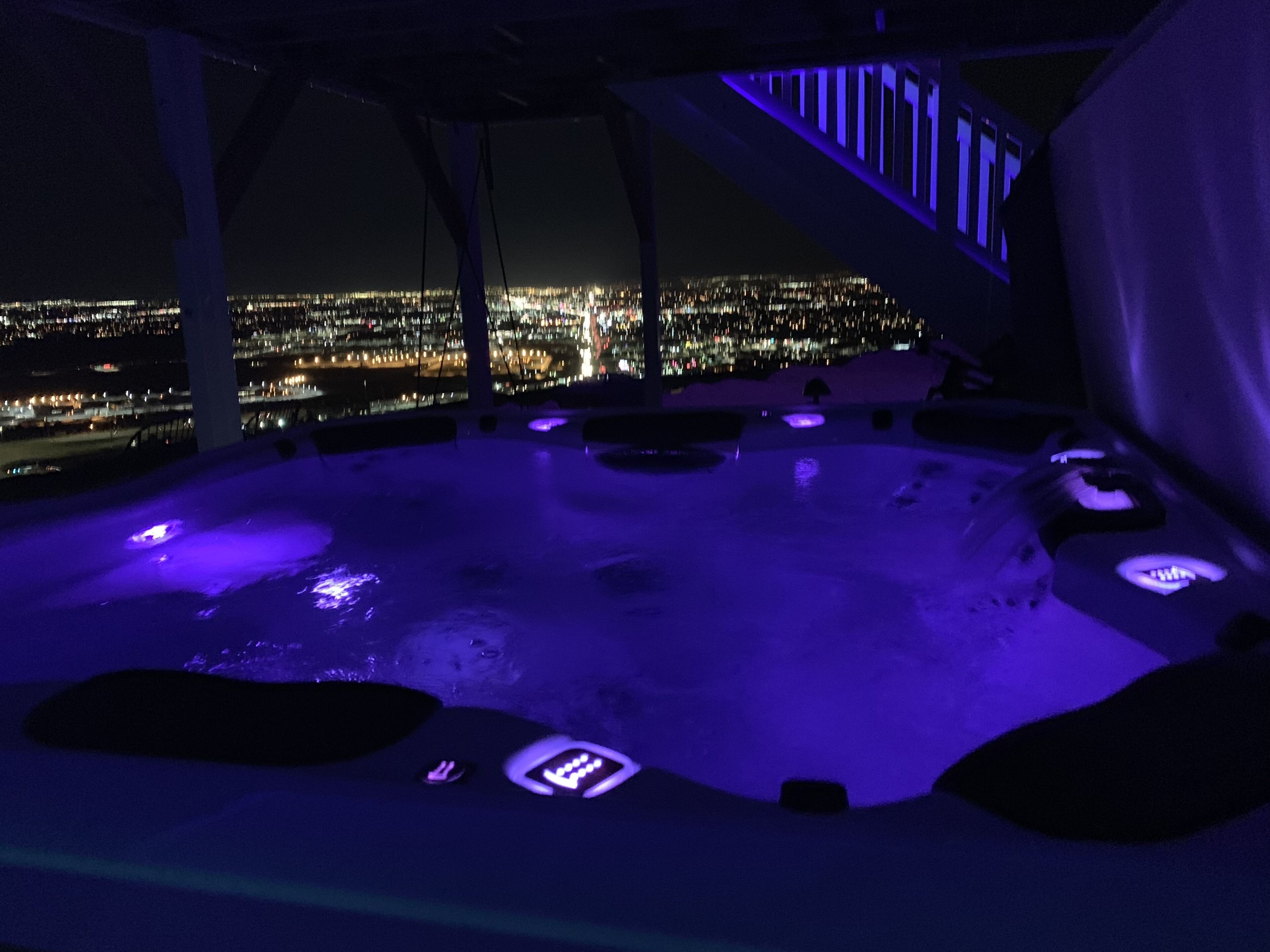 3 bedrm Luxurious Apartment with Best View in Salt lake City and Private Hot Tub