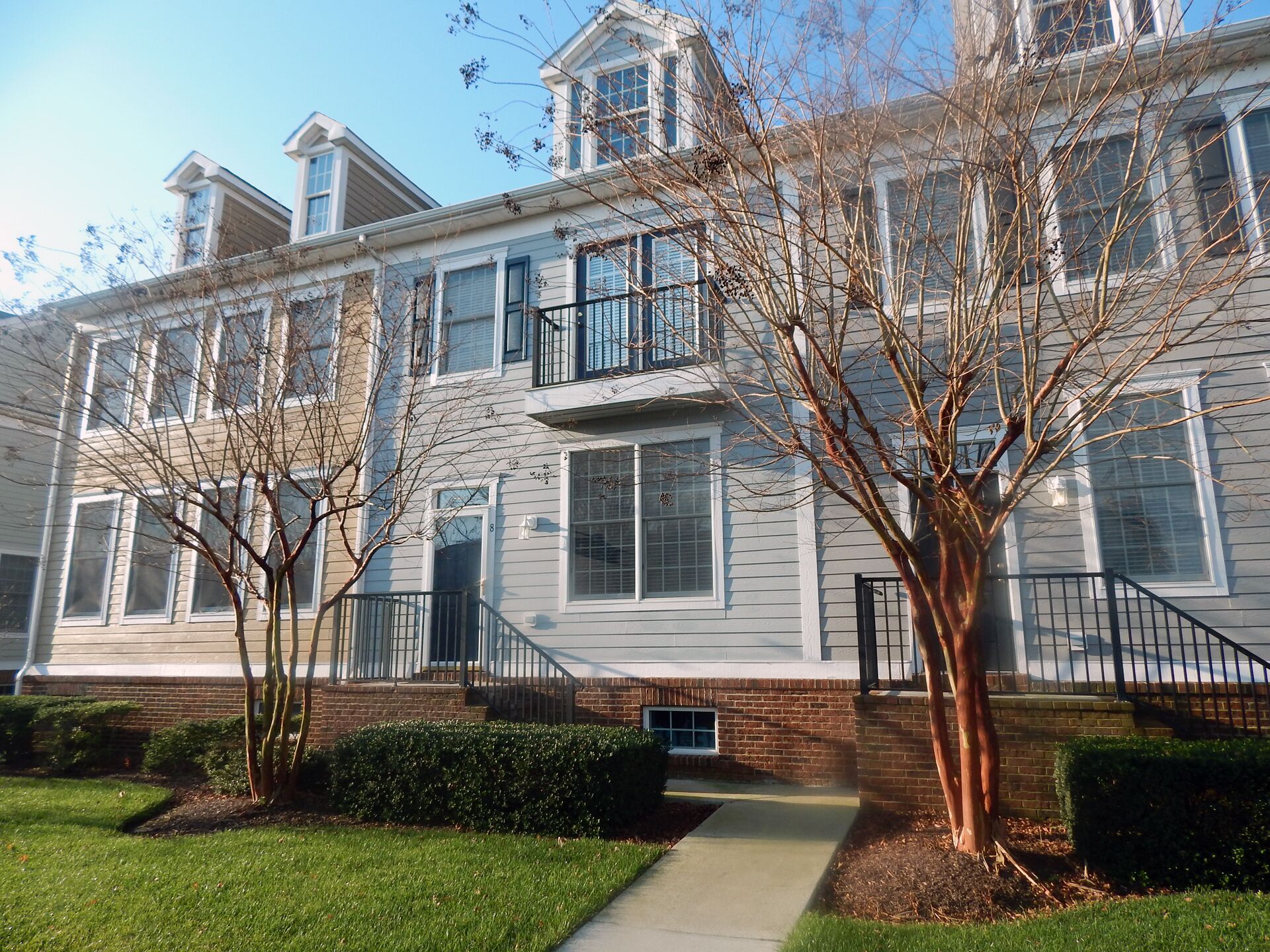 Bear Trap 2 minute walk to Clubhouse, Pavilion, Pools, Tennis Courts and shuttle