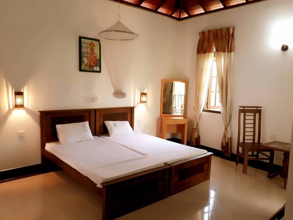 Deluxe Single Room, 2 Double Beds, Smoking, Lagoon View | Free WiFi
