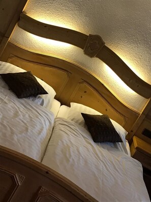 Double Room | Blackout drapes, free WiFi, bed sheets - H&S Hotel Wildpferd (Duelmen)