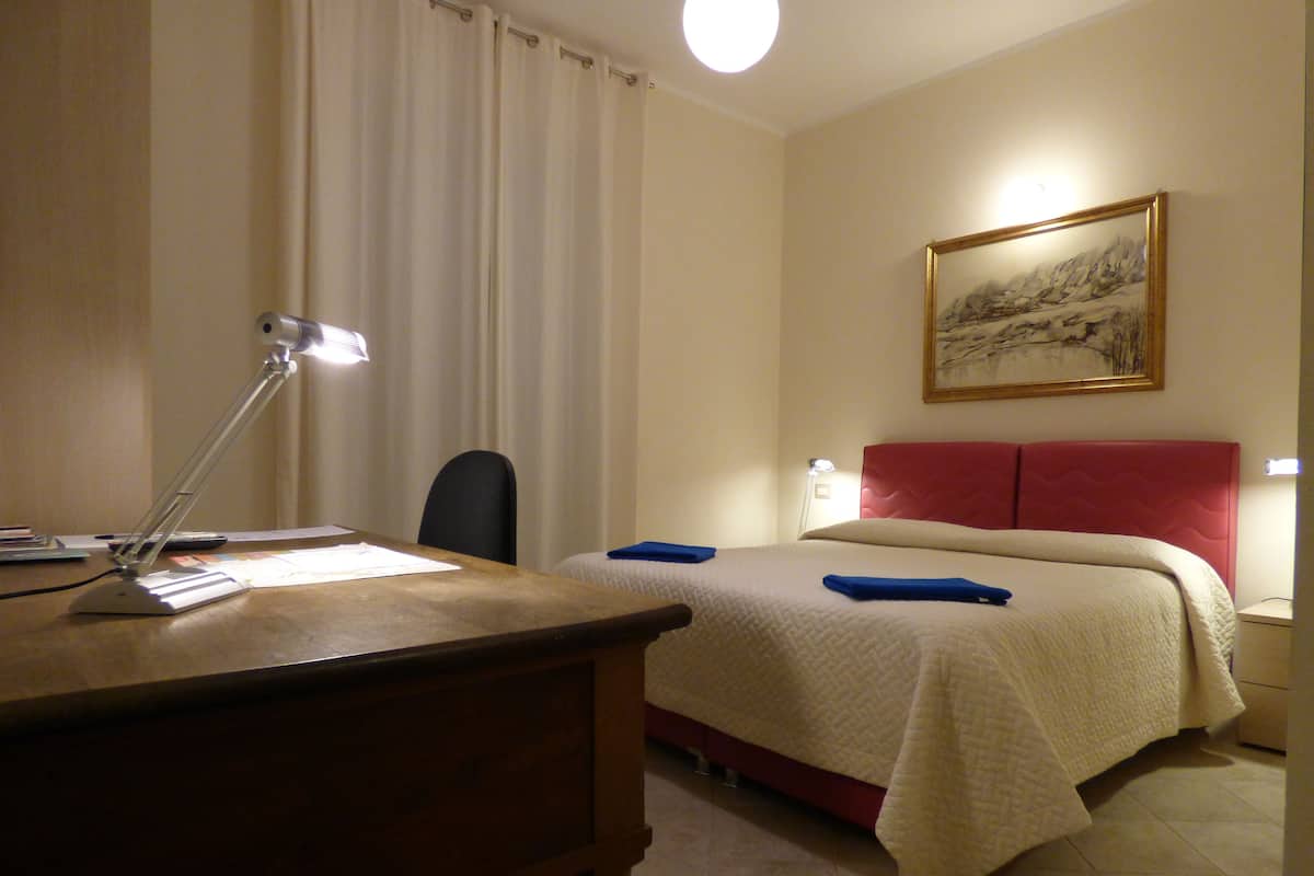 Double or Twin Room, Balcony | Wi-fi percuma, cadar katil