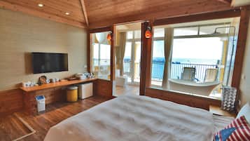 Deluxe Double Room, Non Smoking | Premium bedding, down duvets, desk, blackout curtains