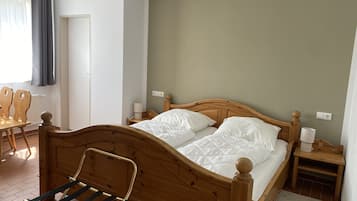 Familien-Suite, 2 Schlafzimmer, Verbindungszimmer | Kostenloses WLAN, Bettwäsche, Rollstuhlgeeignet