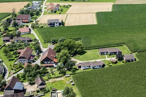 Deluxe Chalet, 2 Bedrooms, Garden View | Individually decorated, individually furnished, blackout curtains - Erlebnisbauernhof Tschom (Sankt Kanzian am Klopeiner See)