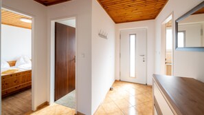 Deluxe-alpehytte - 2 soveværelser - udsigt til have | Individuelt design, individuel indretning, mørklægningsgardiner