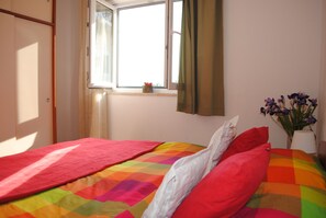 Wifi gratis y ropa de cama