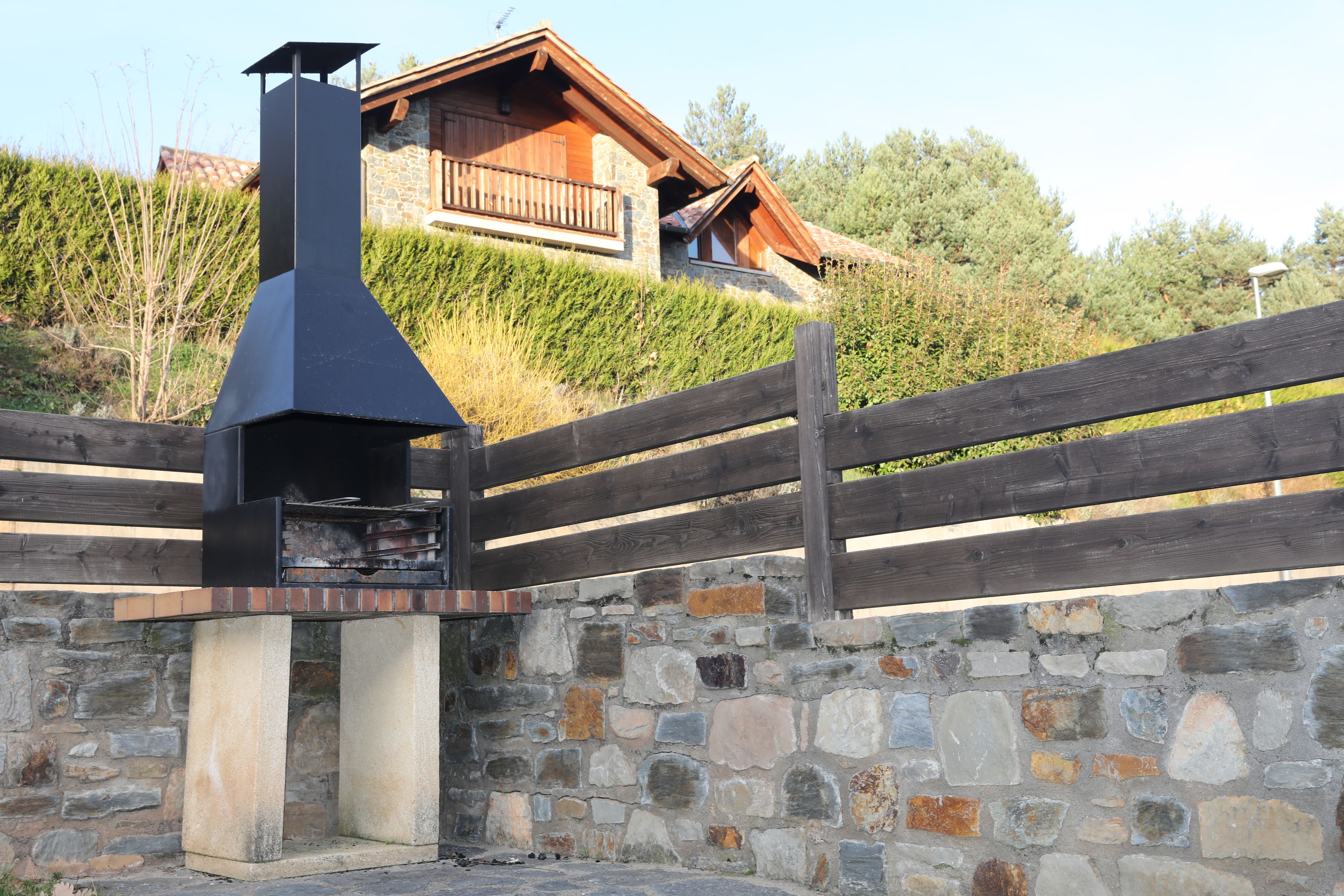 house, 3 bedrooms | living area | flat-screen tv