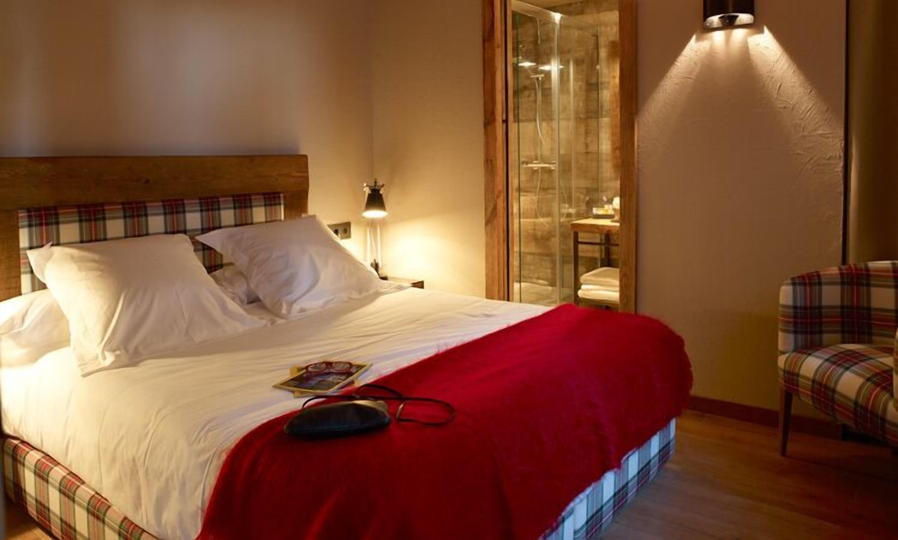 In-room safe, desk, soundproofing, free WiFi