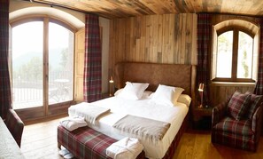 Junior Suite | In-room safe, desk, soundproofing, free WiFi - Hotel Puig Francó (Camprodon)