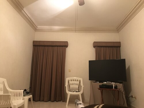 LITTLE HOUSE WITH ONE BATHROOM.