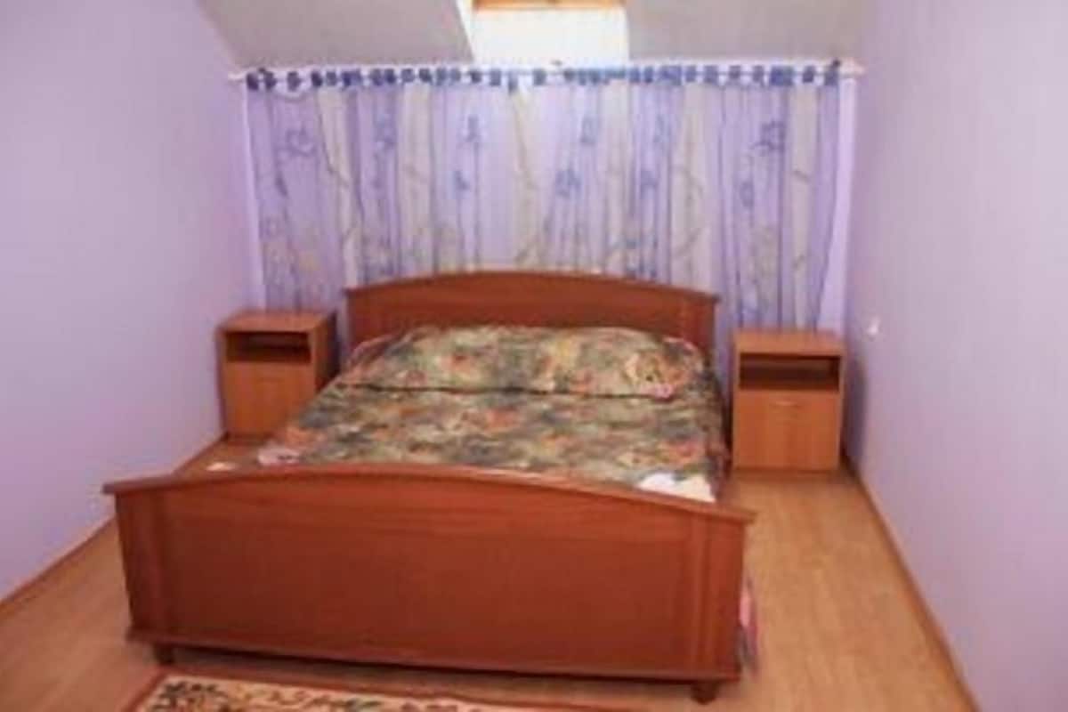 Blackout curtains, free WiFi, bed sheets