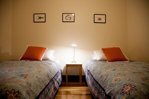 3 chambres, fer et planche à repasser, Wi-Fi gratuit, draps fournis