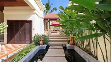 Pintu masuk hartanah