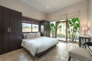6 bedrooms, individually decorated, individually furnished, desk - Generous 6BR Balinese Pool Villa Sophia (Rawai)