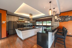 Private kitchen - Generous 6BR Balinese Pool Villa Sophia (Rawai)