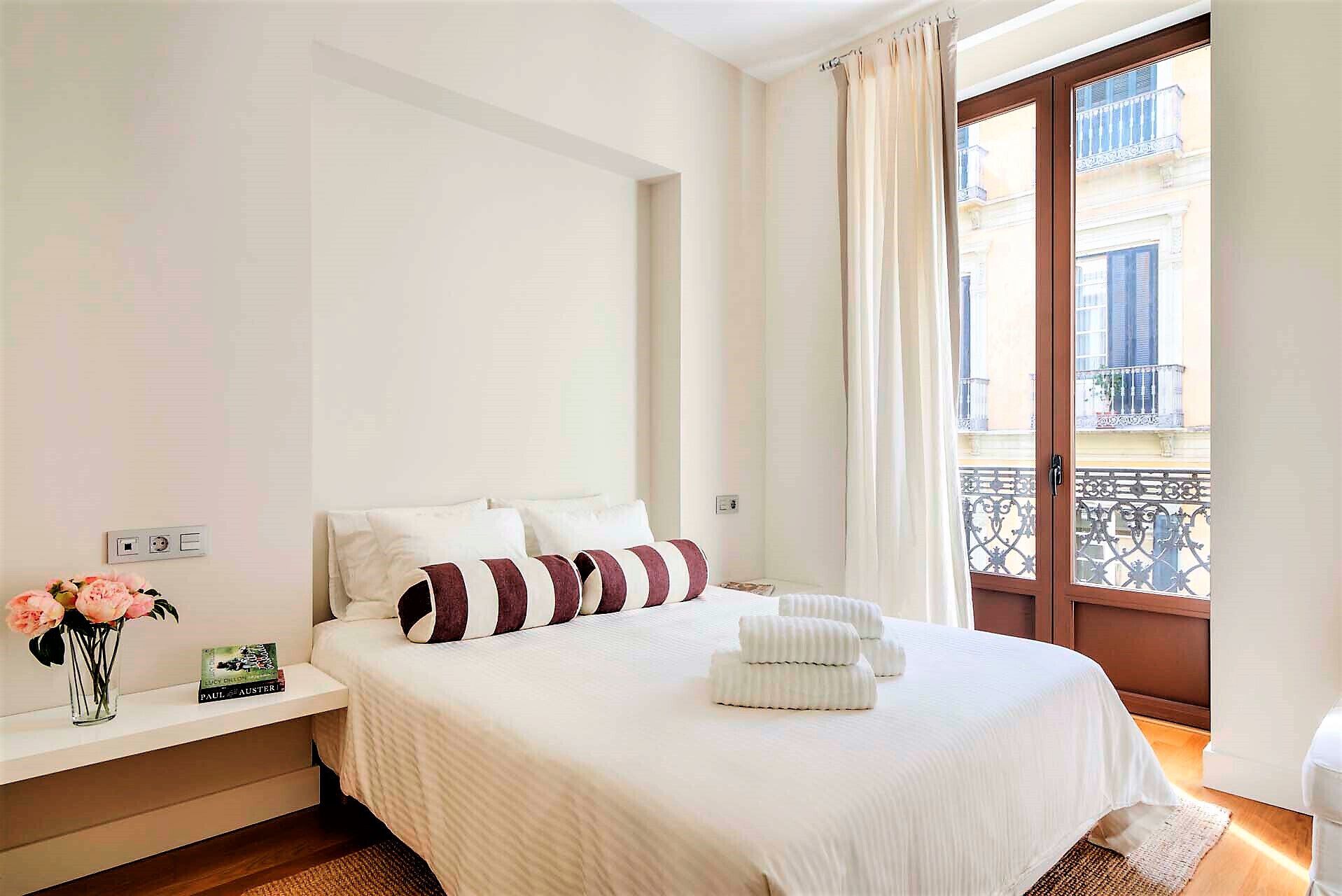 2 slaapkamers, een strijkplank/strijkijzer, reisbedje, gratis wifi