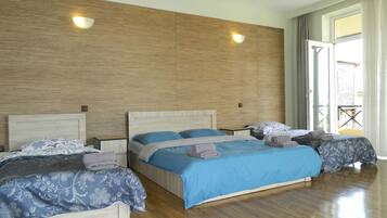 Panoramic Quadruple Room | Soundproofing, iron/ironing board, free WiFi, bed sheets