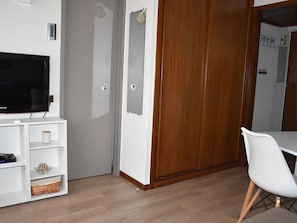 Interior - Cozy 2-room, south balcony, heated pool (Pralognan-la-Vanoise)