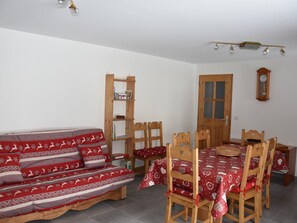 TV - New 4-room apartment city center, 8 people, Pralognan-la-Vanoise (Pralognan-la-Vanoise)