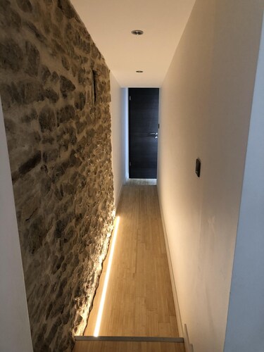 A 100 mètres de la place stanislas appartement F2 de 40 m2 situé au 3 ème étage.