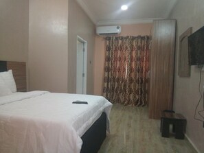 Standard Suite, 1 King Bed, Accessible, Non Smoking - Pameec Luxury Suites (Abuja)