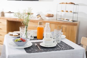 Tägliches inbegriffenes Frühstücksbuffet