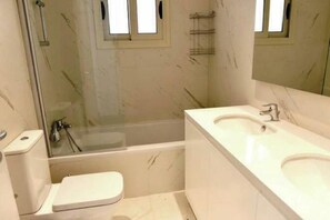 Deluxe-Villa | Badezimmer
