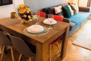 Dining - 2 rooms with 2 balcony, perfectly formed! (București)