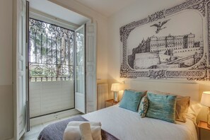 4 makuuhuonetta, silitysrauta/-lauta, ilmainen Wi-Fi, vuodevaatteet