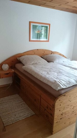 3 makuuhuonetta, silitysrauta/-lauta, vauvan matkasänky, ilmainen Wi-Fi