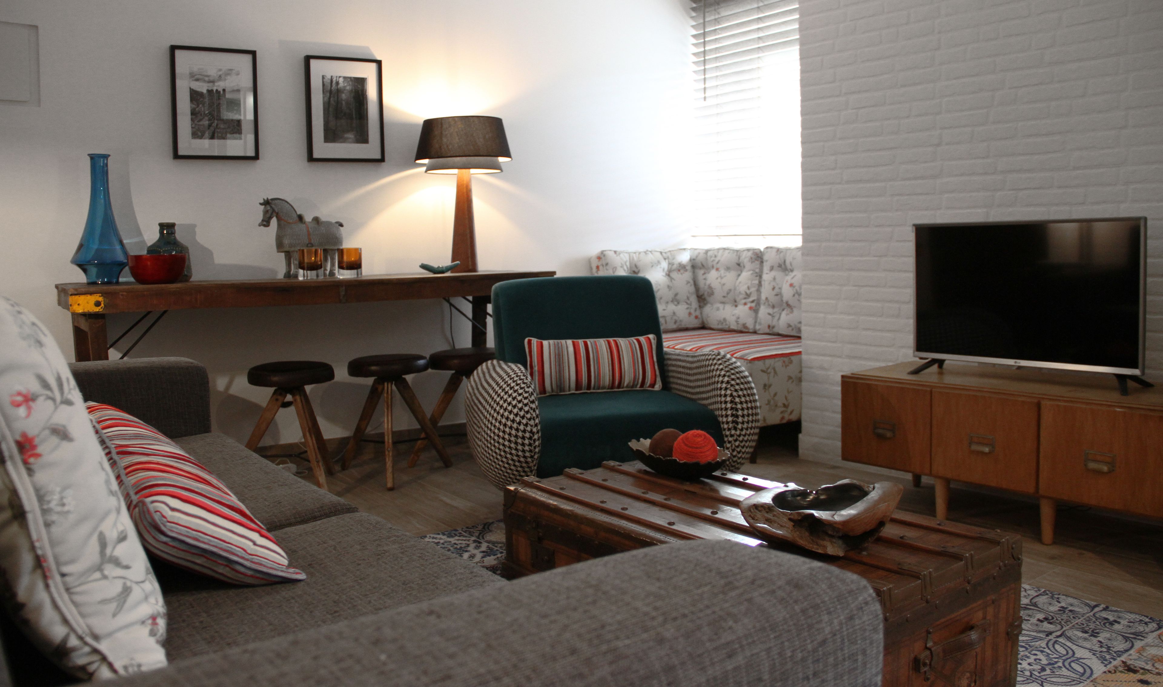 Apartment, 1 Bedroom, Mountain View | Living room