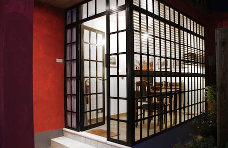 Studio, 1 Queen Bed, Terrace, Garden View | Courtyard view