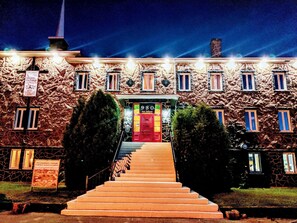 Fachada de la propiedad