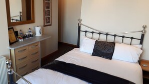 ห้องดีลักซ์ดับเบิล, วิวทะเล | Wi-Fi ฟรี, ผ้าปูที่นอน