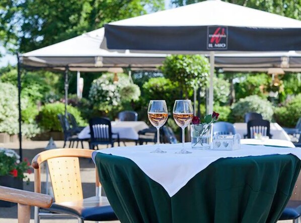 Terrace/patio - Landgasthaus Hotel Zur Alten Linde (Hamersen)