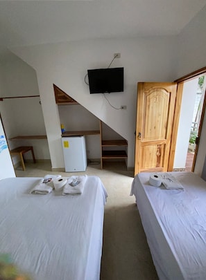 Room - Hostal Quentin (Puerto Lopez)