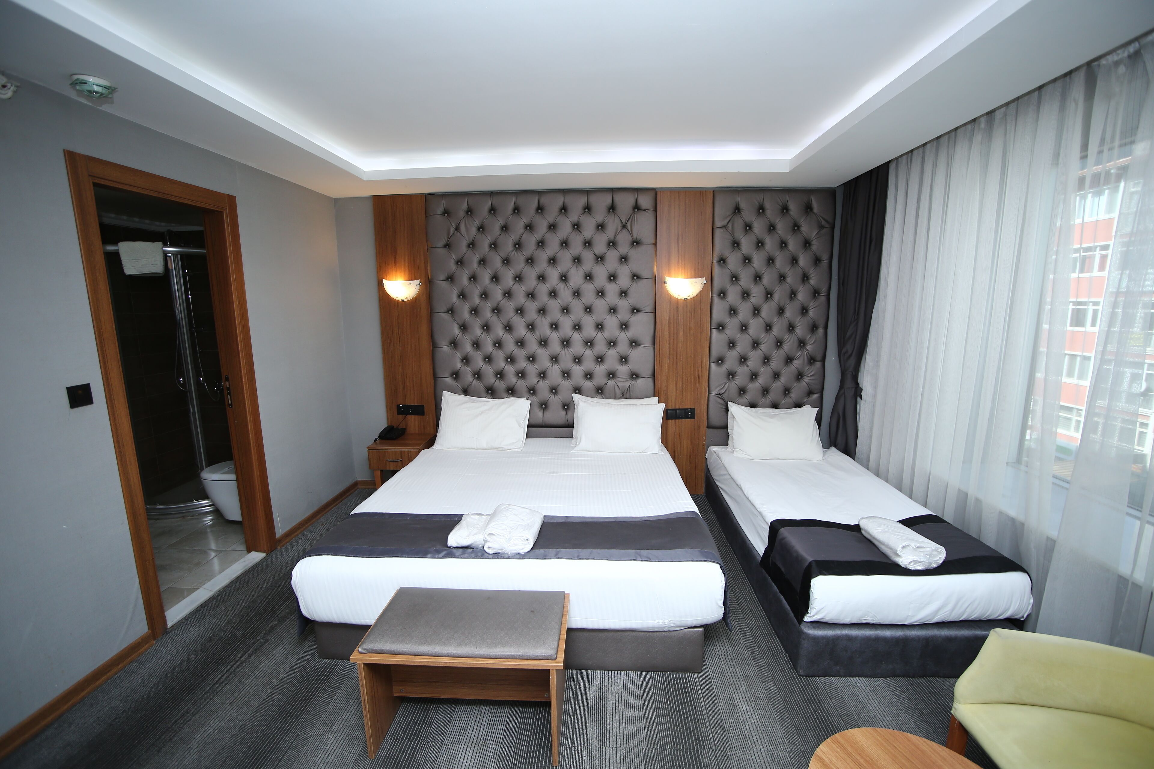 standard triple room | 1 bedroom, memory-foam beds, minibar, in-room safe