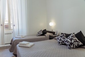 1 bedroom, in-room safe, desk, blackout drapes - Hotel Sol Levante (Rome)