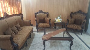 Lobby - My Heaven Guest house (Islamabad)
