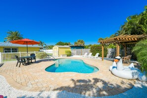 Outdoor pool, a heated pool - AMI North End Private Heated Pool.  1.2 Block to Gulf Beach! (Anna Maria)