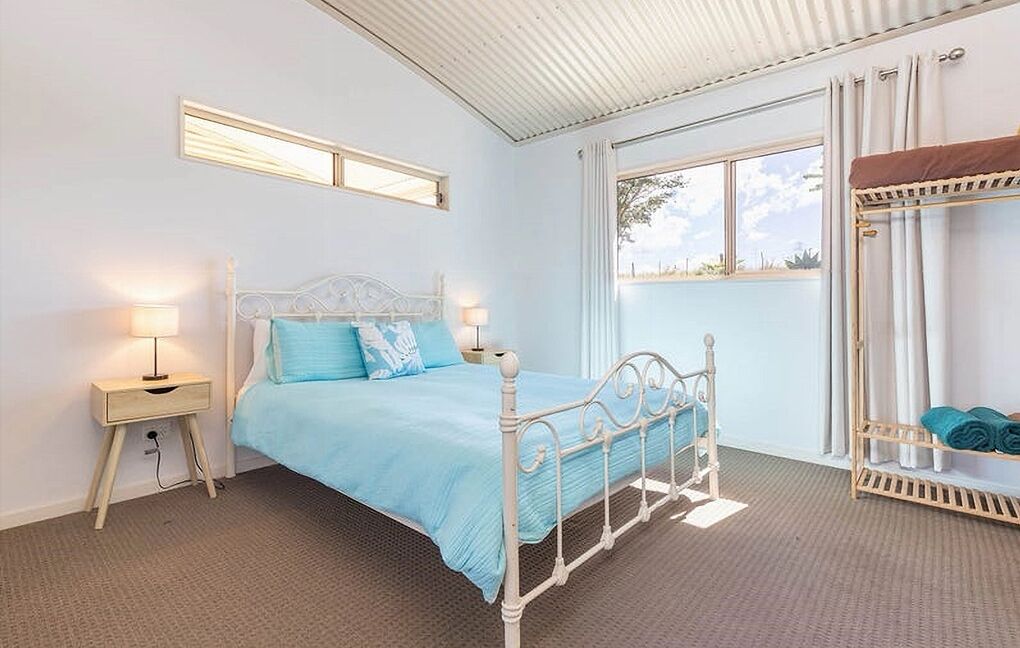 2 bedrooms, iron/ironing board, travel cot, free WiFi