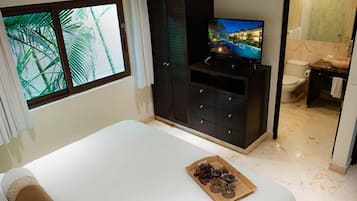 2 bedrooms, iron/ironing board, travel crib, free WiFi