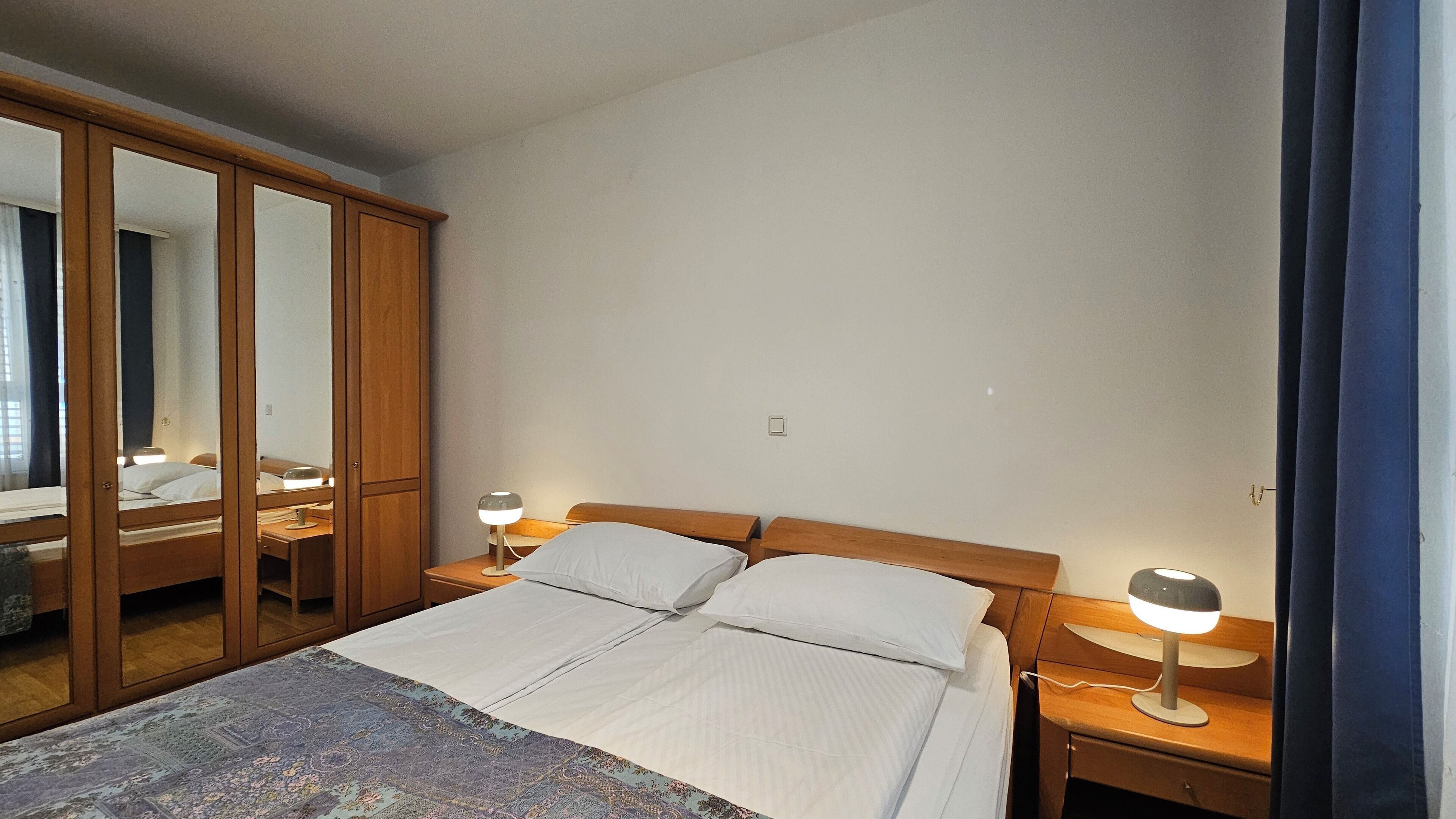 1 chambre, bureau, fer et planche à repasser, Wi-Fi gratuit